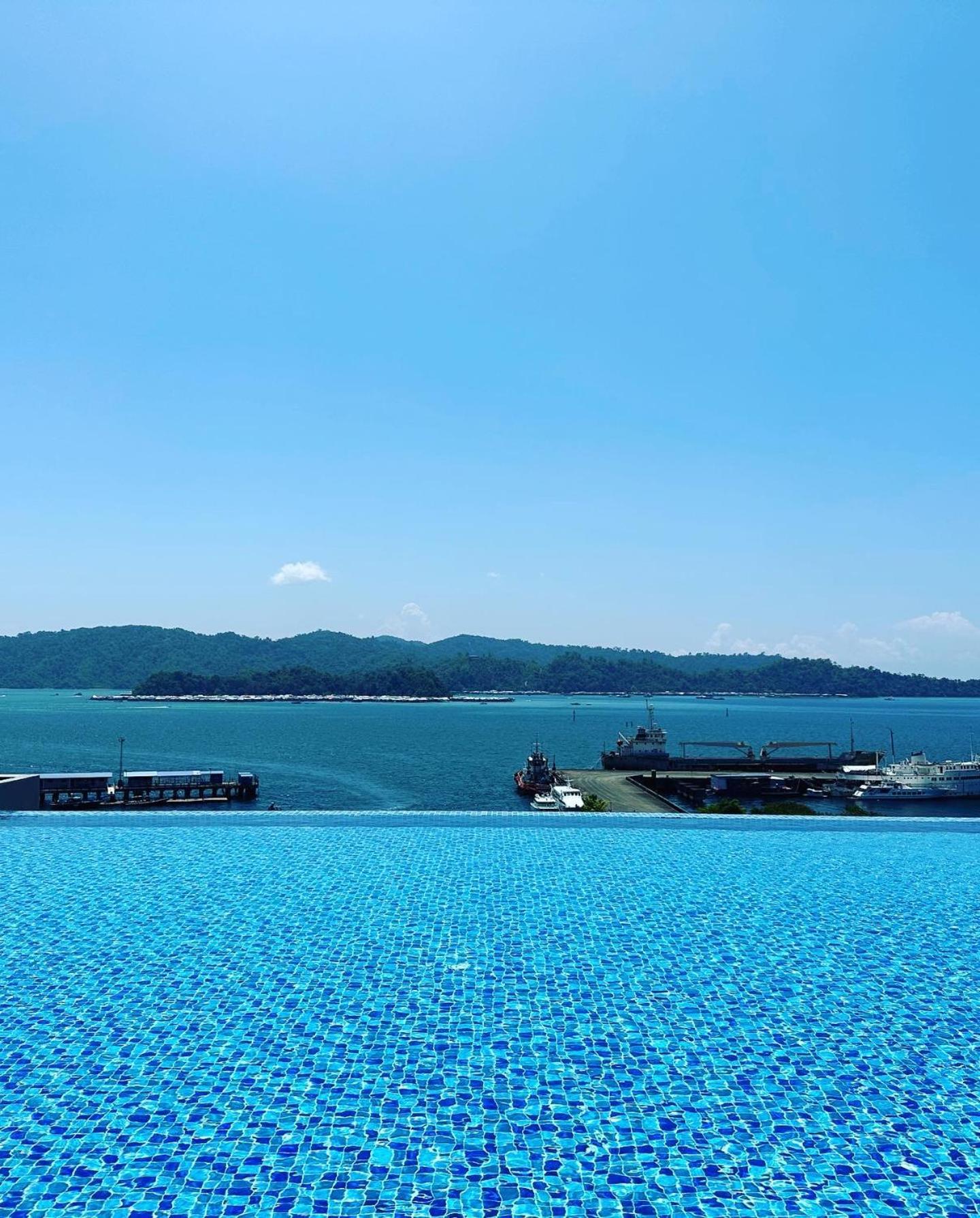 Jesselton Quay - Suite 1 By Staycation Suites Kk Kota Kinabalu Exterior photo