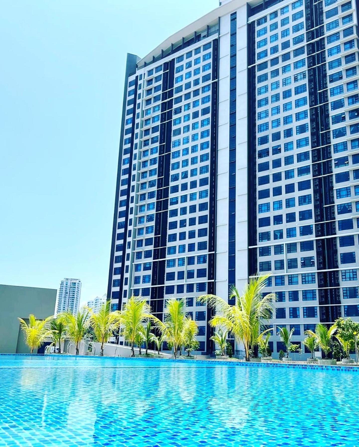 Jesselton Quay - Suite 1 By Staycation Suites Kk Kota Kinabalu Exterior photo